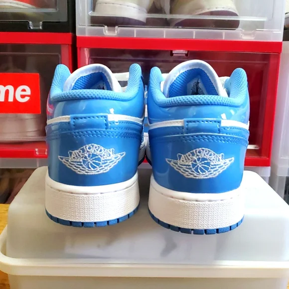 Nike Air Jordan 1 Low SE - Picture 4 of 6